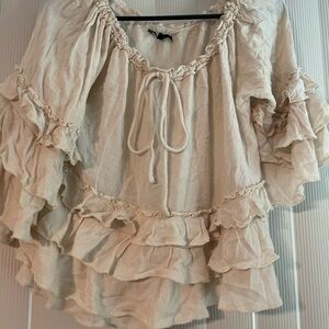 5/$25 SALE Chic Cream Ruffle Size Medium Blouse